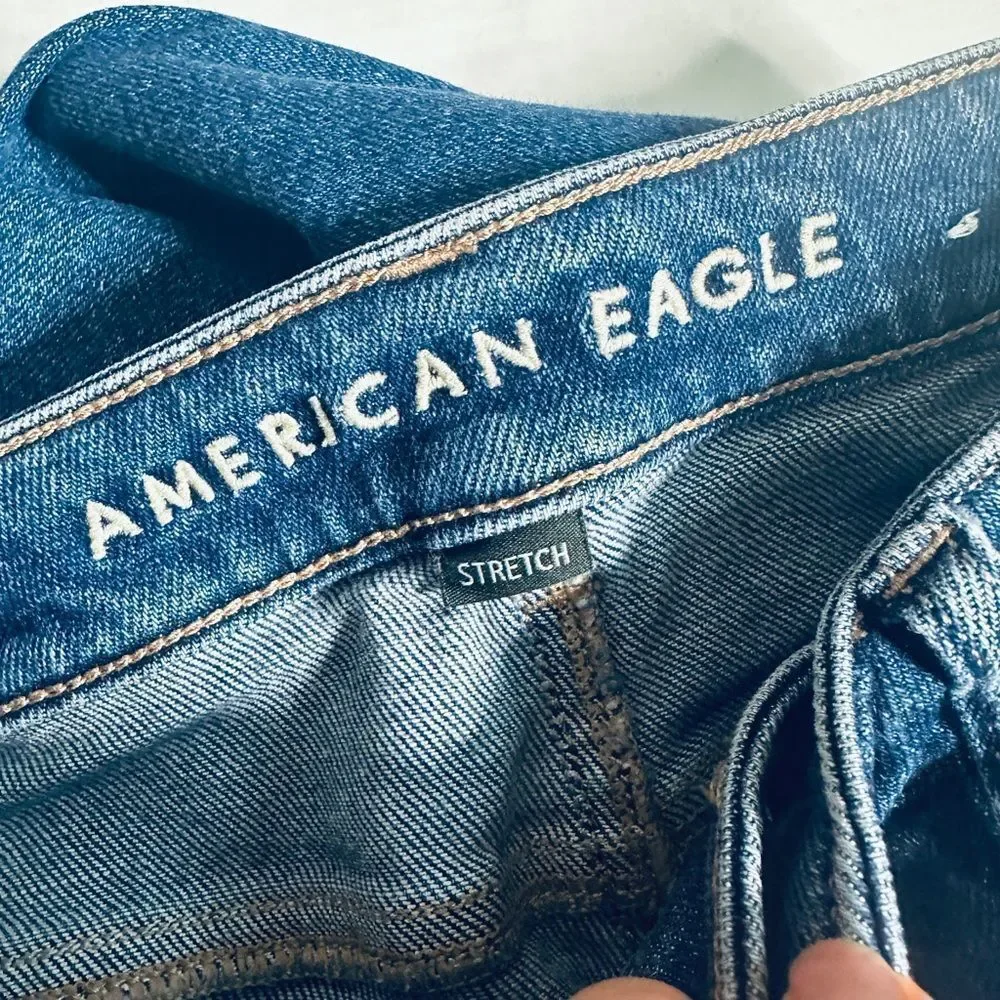 American Eagle Outfitters Dark/Midwash Distressed Hem Mom Jeans - Picture 3 of 7